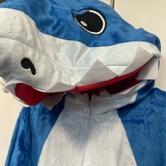 New shark costume by spirit Halloween. Group or sibling costume.